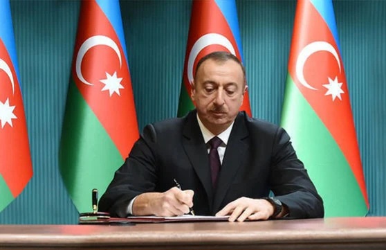 Prezident İlham Əliyev “Hava limanlarının (aeroportların) idarə edilməsi Qaydası”nın təsdiq edilməsi haqqında fərman imzalayıb.